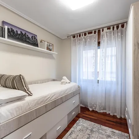 Gran Bilbao Xvi With Parking By Aston * 巴拉卡